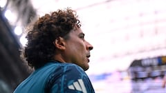 Mes de terror para Guillermo Ochoa