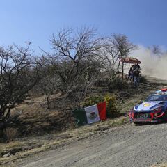 Pilotos y coches luchan contra el mal de altura en México
