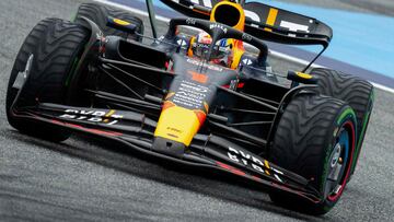 Red Bull Racing's Dutch driver Max Verstappen competes to win the sprint at the Red Bull race track in Spielberg, Austria on July 1, 2023, ahead of the Formula One Austrian Grand Prix. (Photo by GEORG HOCHMUTH / APA / AFP) / Austria OUT