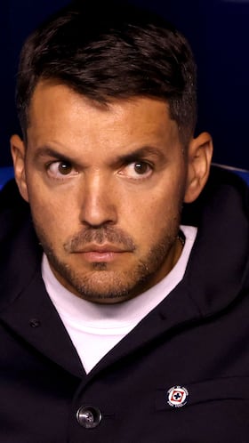 Soccer Football - Liga MX - Cruz Azul v Pumas UNAM - Estadio Cuauhtemoc, Puebla, Mexico - November 8, 2025 Cruz Azul coach Nicolas Larcamon REUTERS/Henry Romero