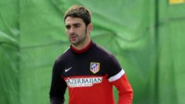 El Arsenal vuelve a la carga por Adrián, según Daily Express