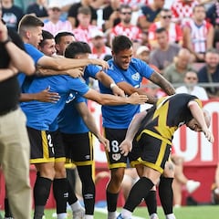 Clover, entre Stuani