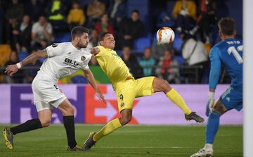 Cristiano Piccini y Carlos Bacca.