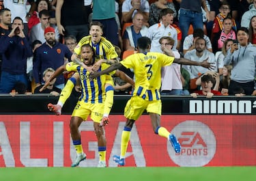 El venezolano lleva rondando la portería rival varios partidos y esta jornada demostró la razón por la que el Oviedo apostó por él. Su gol en la recta final del partido vale tres puntos para su equipo.