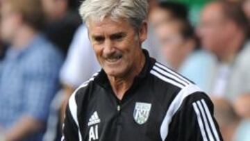 Alan Irvine, destituido como técnico del WBA.