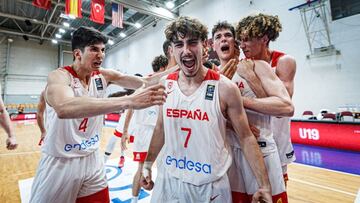 España se estrena en la prórroga