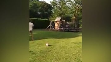 Peter Crouch nos muestra que todavía tiene precisión