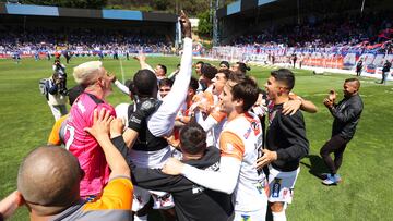 Futbol, Universidad de Chile vs Cobresal.
Fecha 30, campeonato Nacional 2022.
Los jugadores de Cobresal, izquierda derecha centro, celebran al final del partido de primera division disputado en el estadio CAP de Talcahuano, Chile.
05/11/2022
Javier Vergara/PHOTOSPORT
Football, Universidad de Chile vs Cobresal.
30th date, 2022 National Championship.
Cobresal's players celebrate at the end of the first division match held at the CAP stadium in Talcahuano, Chile.
05/11/2022
Javier Vergara/PHOTOSPORT