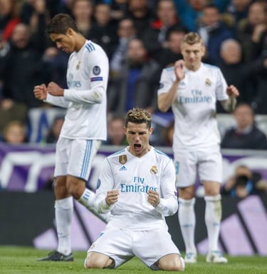 Former referees cast doubt over Vázquez penalty call