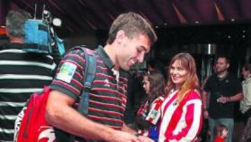 <b>Cinco horas de viaje en autobús. </b> La plantilla del Sporting llegó ayer a Madrid después de haber cubierto 467 kilómetros por carretera en autobús. Cinco horas de viaje. El equipo se entrenará, además, hoy por la mañana en la Ciudad Deportiva de Valdebebas.