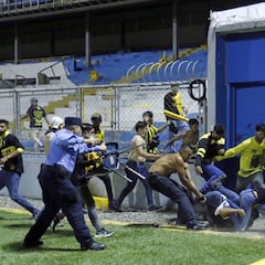 La violencia se hizo presente en el Real España vs Marathón en Honduras