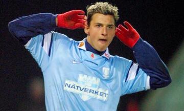 En 1996 ingresó en los juveniles del club de su ciudad natal, el Malmö. Tres años después fue ascendido en al primer equipo. Debutó en primero divisón en 1999 y un mes después marcó su primer gol como profesional. En el equipo sueco anotó 18 goles.