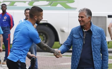 Carlos Quieroz en el entrenamiento de Boca Juniors en la ciudad de Bogotá