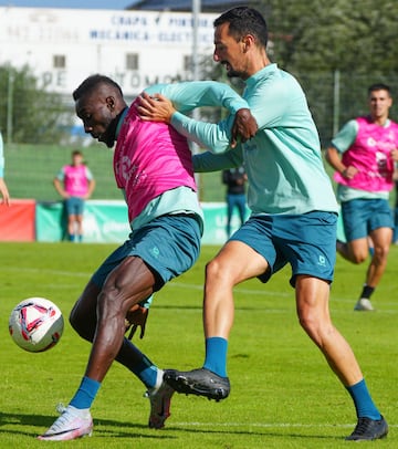 Pol Moreno se ha lesionado y estará de baja varias semanas.