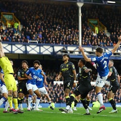 Mina y Durán, sin minutos en triunfo de Aston Villa ante Everton