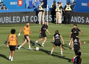 Multitudinario entrenamiento del Real Madrid a puerta abierta