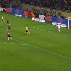 Achraf, desencadenado: golazo más de extremo que de lateral