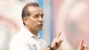 <b>PULIENDO FALLOS. </b>El partido de esta noche ante el Coimbra servirá a Tapia para realizar más pruebas.