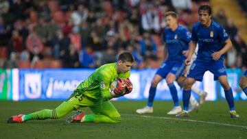 "No hablo a diario con el Madrid, pero estamos en contacto"