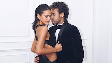 Neymar y Bruna Marquezine abrazados en la fiesta del 26º cumpleaños del crack del PSG en el lujoso local Pavillon Cambon de París