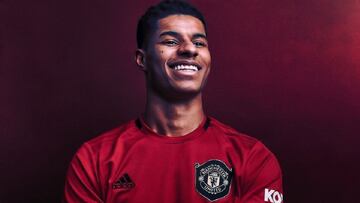 El hermano de Rashford desvela que el futbolista solía repartir billetes por las calles