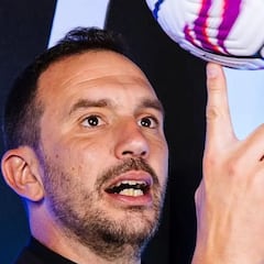 Amorós vuelve a la cima en EEUU