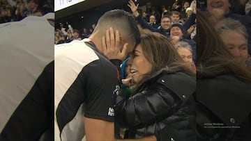 Raúl Jiménez vive emotivo momento junto a su esposa tras concluir el 2023 con gol