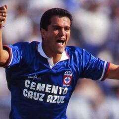 Futbolistas que tocaron la gloria con Cruz Azul y América