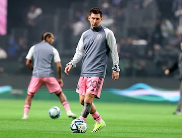 Inter Miami's Lionel Messi during the warm up