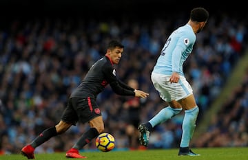 Así fue el ingrato partido de Alexis ante el Manchester City