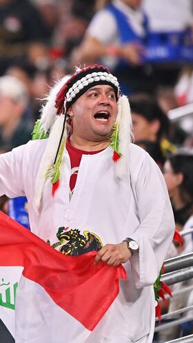 GUADALUPE, MEXICO - MARCH 31: Fans of Irak cheer during the FIFA World Cup 2026 Play-Off tournament final match between Irak and Bolivia at Estadio Monterrey on March 31, 2026 in Guadalupe, Mexico. Azael Rodriguez/Getty Images/AFP (Photo by Azael Rodriguez / GETTY IMAGES NORTH AMERICA / Getty Images via AFP)