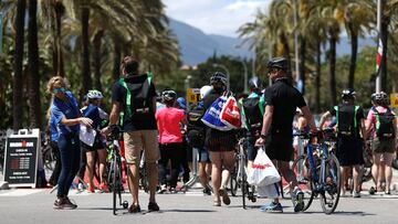 Los atletas llegan a Puerto Ban&uacute;s para disputar el Ironman 70.3 de Marbella.