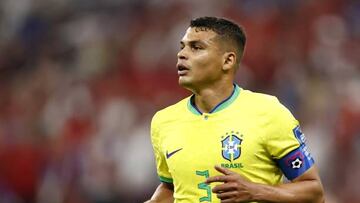 LUSAIL CITY - Thiago Silva of Brazil during the FIFA World Cup Qatar 2022 group G match between Brazil and Serbia at Lusail Stadium on November 24, 2022 in Lusail City, Qatar. AP | Dutch Height | MAURICE OF STONE (Photo by ANP via Getty Images)