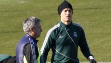 PRETENDIDOS. Mourinho y Cristiano, recientemente en Valdebebas.