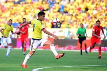 Colombia debuta en las Eliminatorias ante Perú. Ambiente de fiesta y de carnaval en El Metropolitano. 