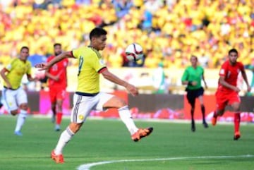 Colombia debuta en las Eliminatorias ante Perú. Ambiente de fiesta y de carnaval en El Metropolitano. 