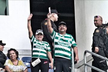 No todos fueron Rayados en el entrenamiento a favor de los damnificados