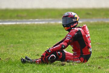 Caída de Augusto Fernández, piloto español de GASGAS Factory Racing Tech3.