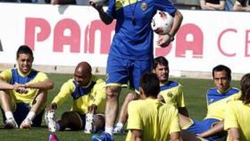 <b>ÚLTIMO ESFUERZO. </b>Lotina y sus hombres no pueden fallar en San Sebastián.