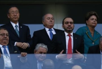 El Secretario General de la ONU Ban Ki-moon y la presidenta de Brasil Dilma Rousseff junto a Blatter en el palco.