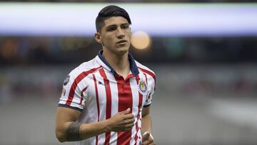 Alan Pulido denuncia el robo de su camioneta en Guadalajara