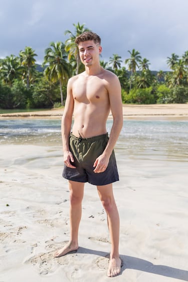 Carlos tiene 23 años, es opositor a bombero y viene de Madrid. 