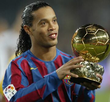 La apuesta de Scolari por él en el Mundial de 2002 dio un gran resultado por su gran combinación con Rivaldo y Ronaldo. Su fichaje en el Barça cambió el rumbo de un club que navegaba por la mediocridad y en 2005 ganó el Balón de Oro y en 2006 la Champions con el club culé.