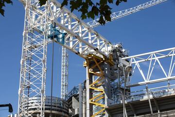 Así avanzan las obras remodelación y modernización del Santiago Bernabéu. Ni las lluvias de elevada intensidad caídas en la capital ni los efectos de la DANA climatológica que están afectando a toda España han frenado el ritmo de las obras cuya finalización está prevista para principio del mes de octubre de 2022, aunque es factible que la finalización de la reforma finalice unos meses antes de lo previsto.