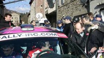 <b>COMPATRIOTAS. </b>Elena saluda al Príncipe Alberto de Mónaco.