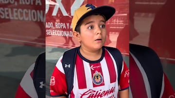 La grandeza de Chivas también es por su afición y este niño es un gran ejemplo