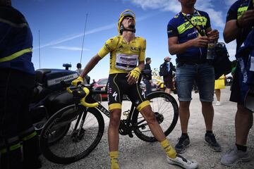 Julian Alaphilippe perdi¨® el maillot amarillo por pocos segundos.