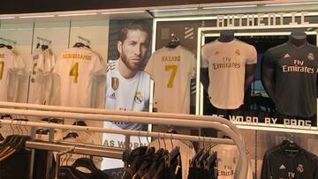 La camiseta de Hazard, en El Prat.