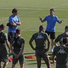 La cabeza de Rubi sigue peligrando en el Bernabéu