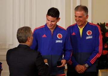 Iván Duque, presidente de la República, entregó la bandera del país a Radamel Falcao García y le dio un mensaje de apoyo a los dirigidos por Queiroz